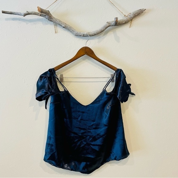 UO Silence + Noise Blue Shiny Cold Shoulder Tie Top - Picture 4 of 14